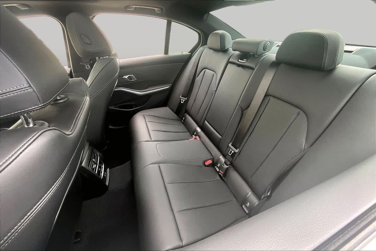 Used 2025 BMW 330i Sedan RWD image 18
