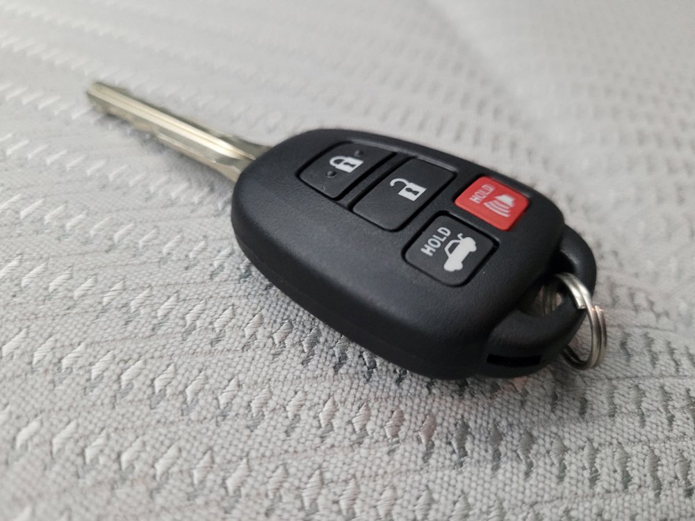 Used 2015 Toyota Camry LE FWD image 32