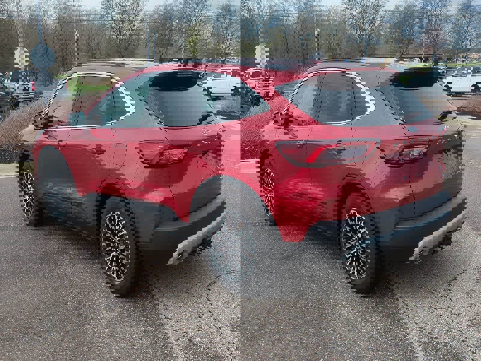 Certified 2025 Ford Escape SE w/ Class II Trailer Tow Package FWD image 6