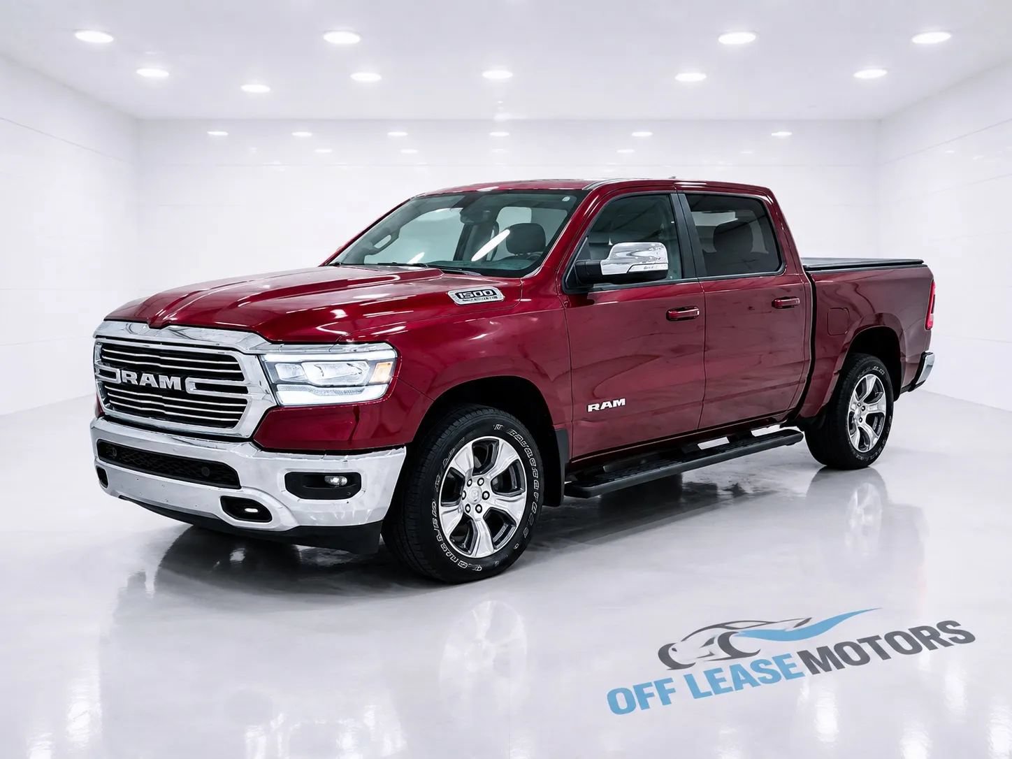 Used 2023 RAM 1500 Laramie AWD/4WD image 1