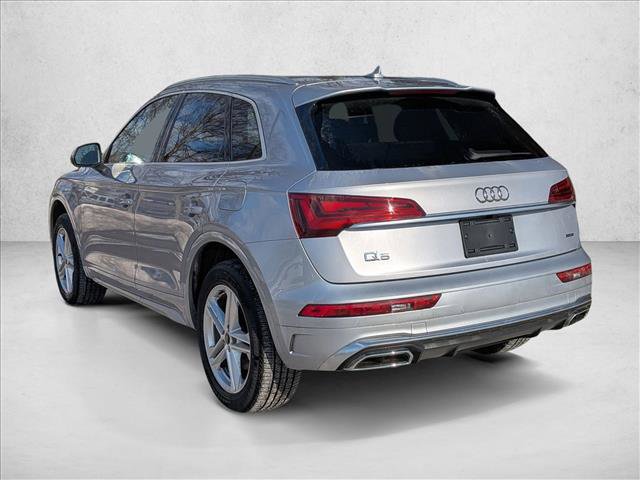 Used 2024 Audi Q5 e Premium w/ Convenience Package image 6