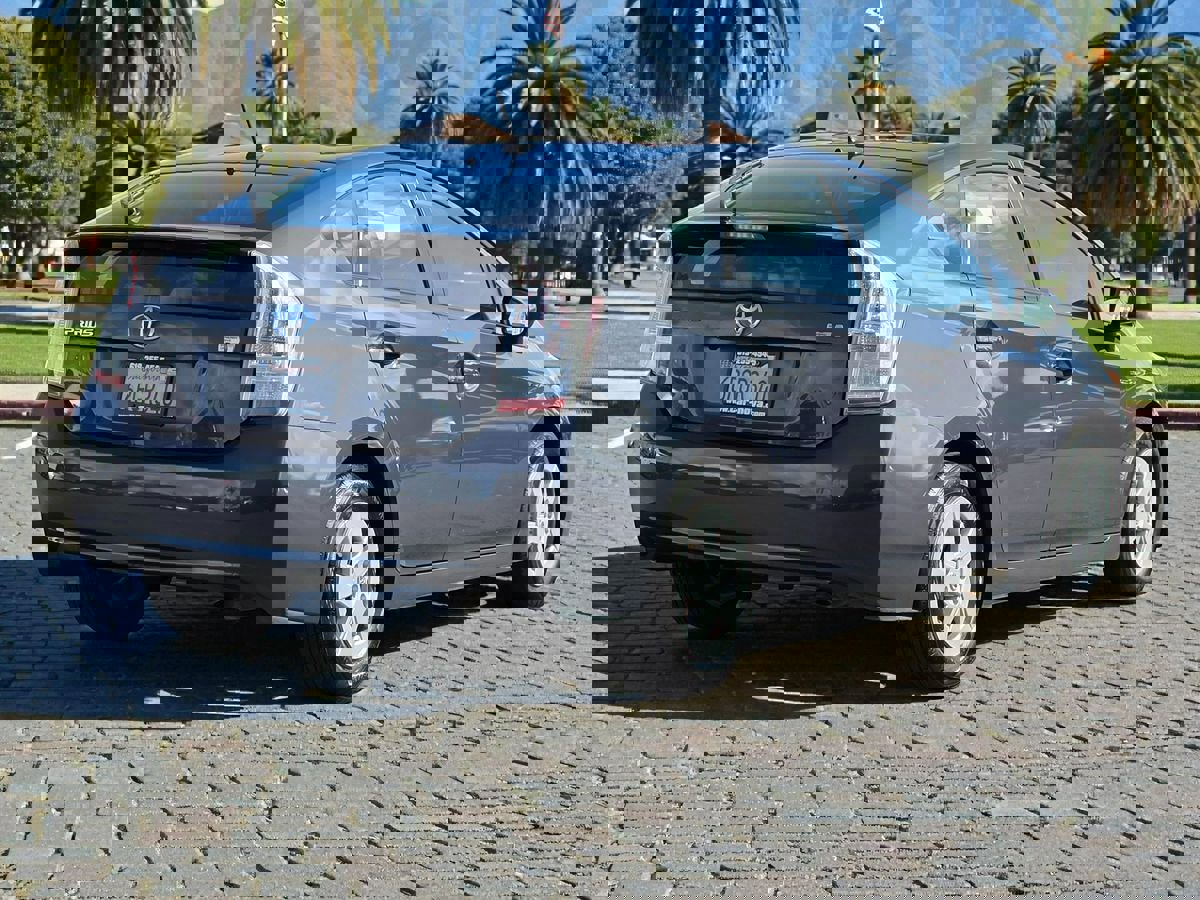 Used 2011 Toyota Prius Three image 7