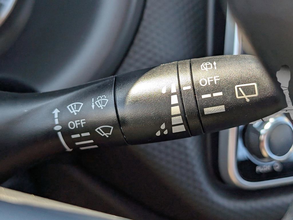 New 2025 Nissan Kicks Play S image 25