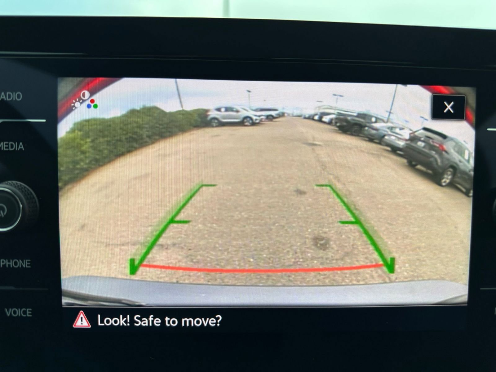 Used 2025 Volkswagen Jetta SE image 17