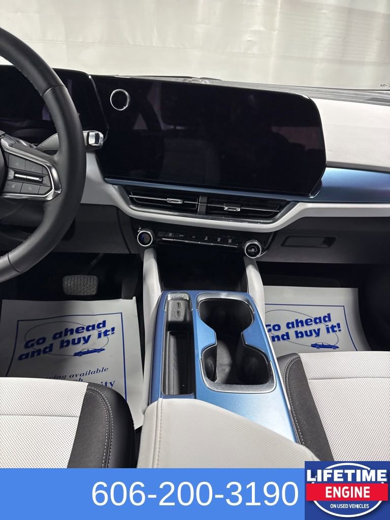 Used 2025 Chevrolet Equinox EV LT image 17