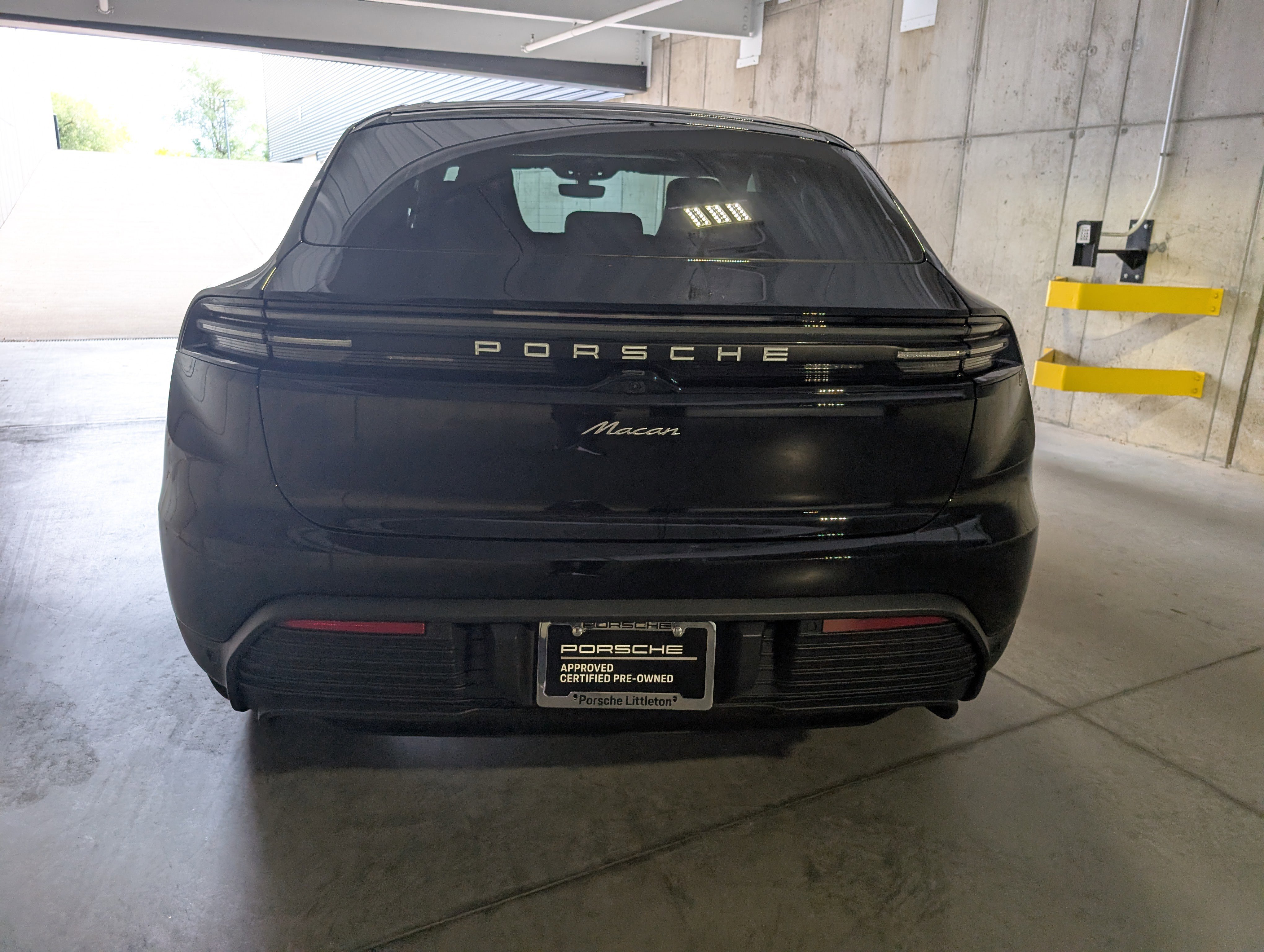 Used 2025 Porsche Macan Electric image 8