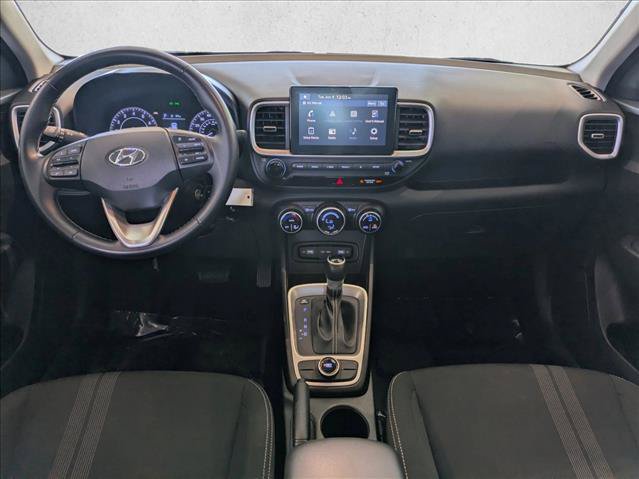 Used 2022 Hyundai Venue SEL FWD image 17