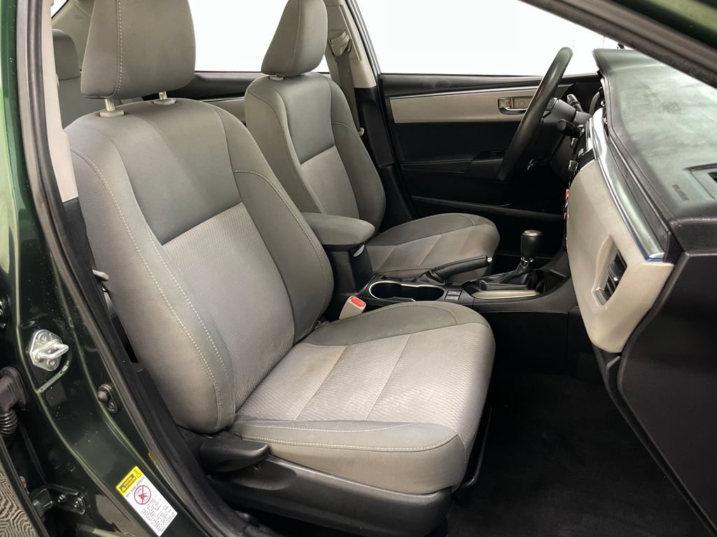 Used 2015 Toyota Corolla LE FWD image 35
