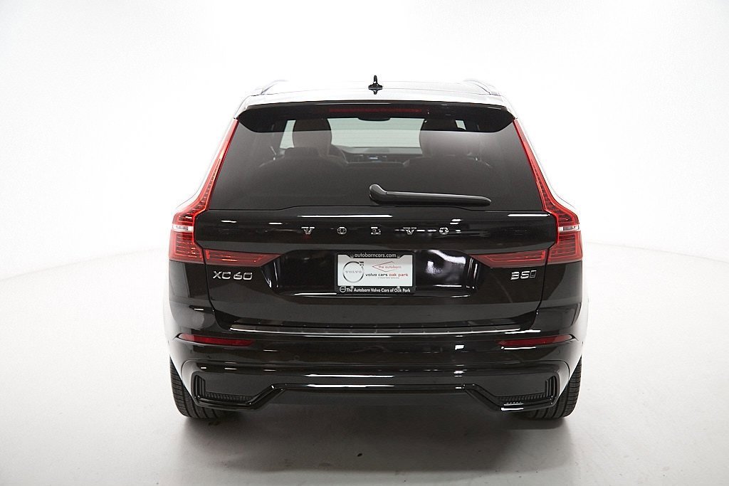 Certified 2023 Volvo XC60 B5 Ultimate w/ Protection Package Premier image 8
