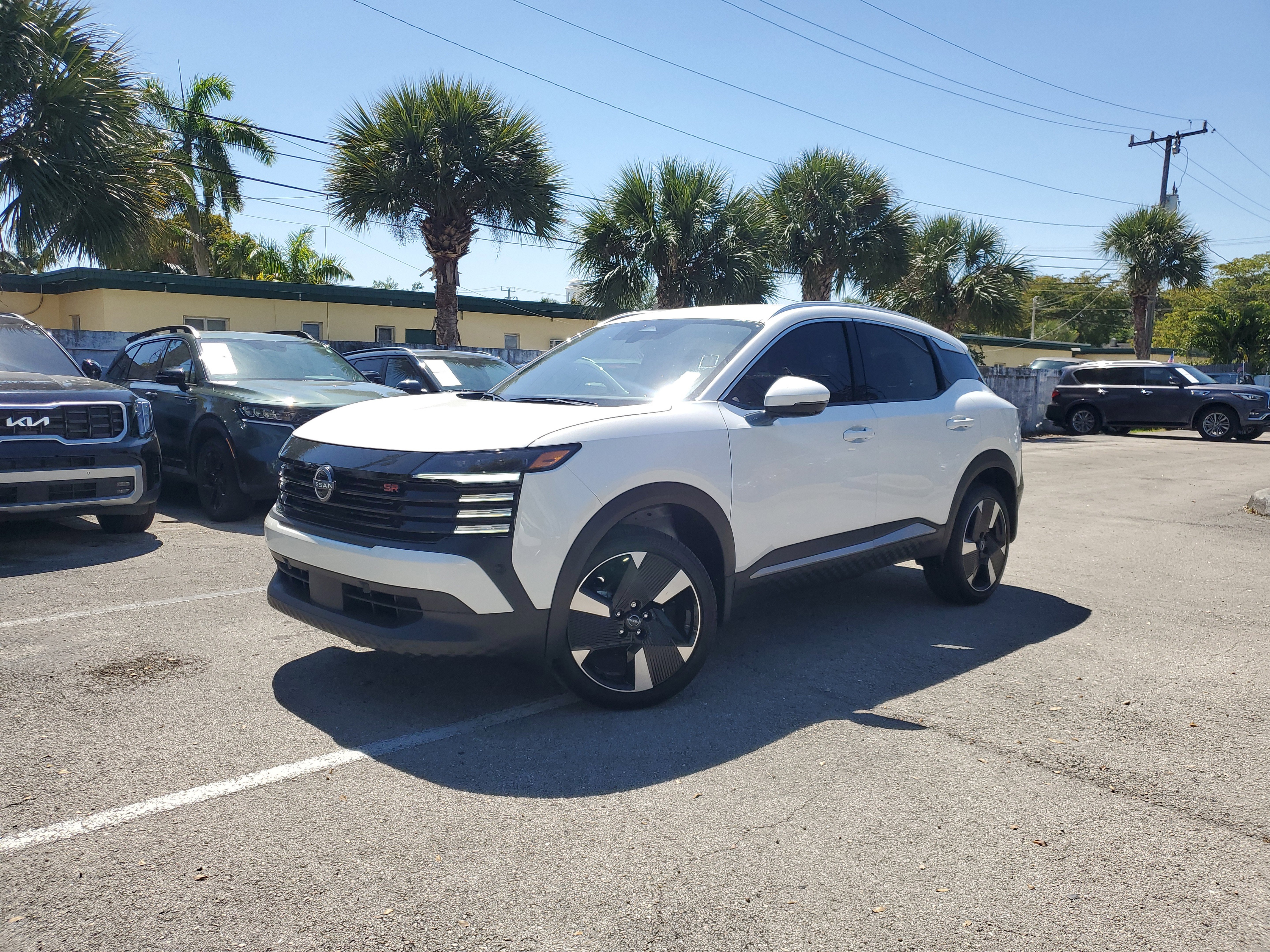 Certified 2025 Nissan Kicks SR image 31