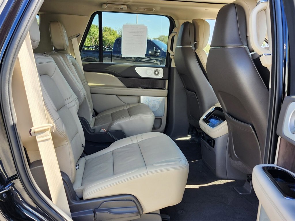 Certified 2022 Lincoln Navigator Reserve image 12