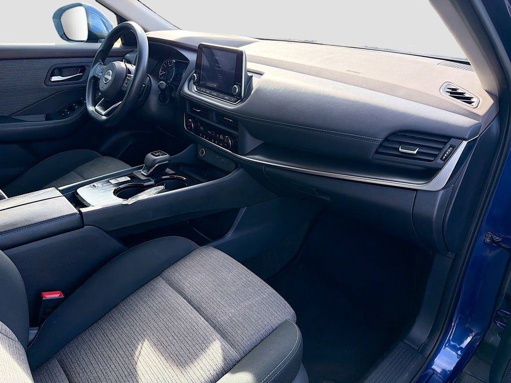 Used 2023 Nissan Rogue SV image 15