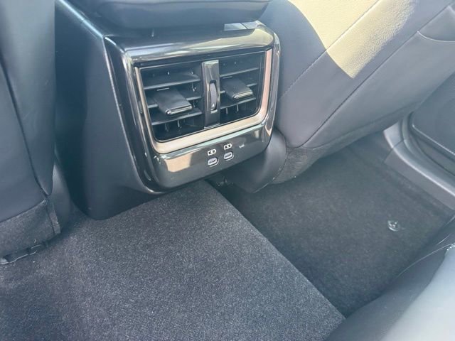 Used 2025 Toyota Crown Signia image 9