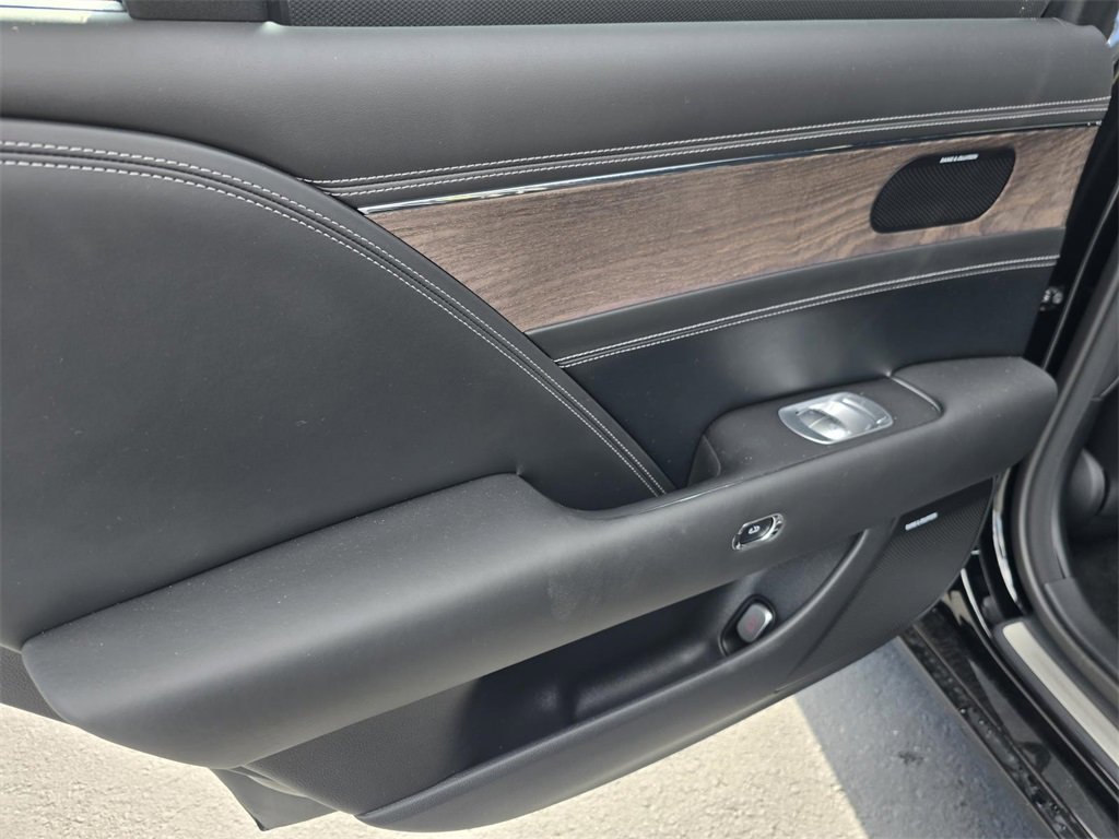 Used 2024 Genesis G90 3.5T image 22