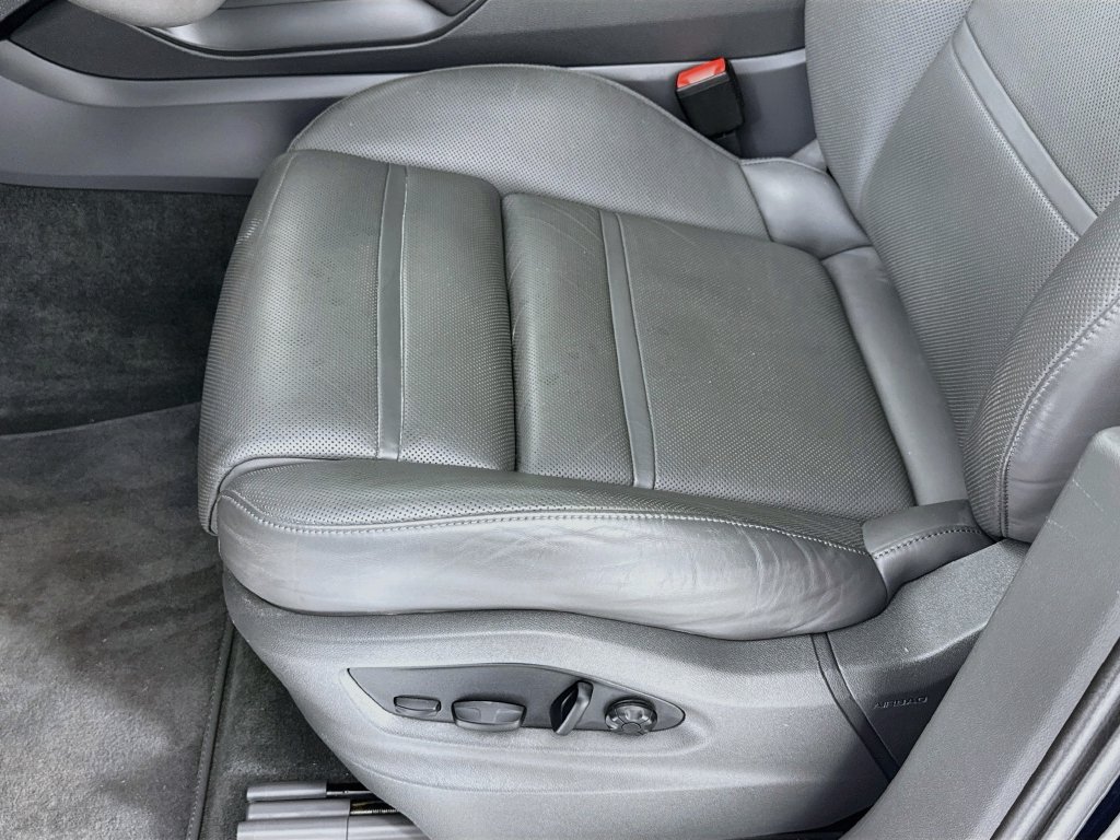 Certified 2023 Porsche Cayenne Platinum Edition AWD/4WD image 13