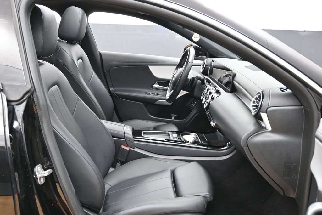 Used 2025 Mercedes-Benz CLA 250 4MATIC image 38