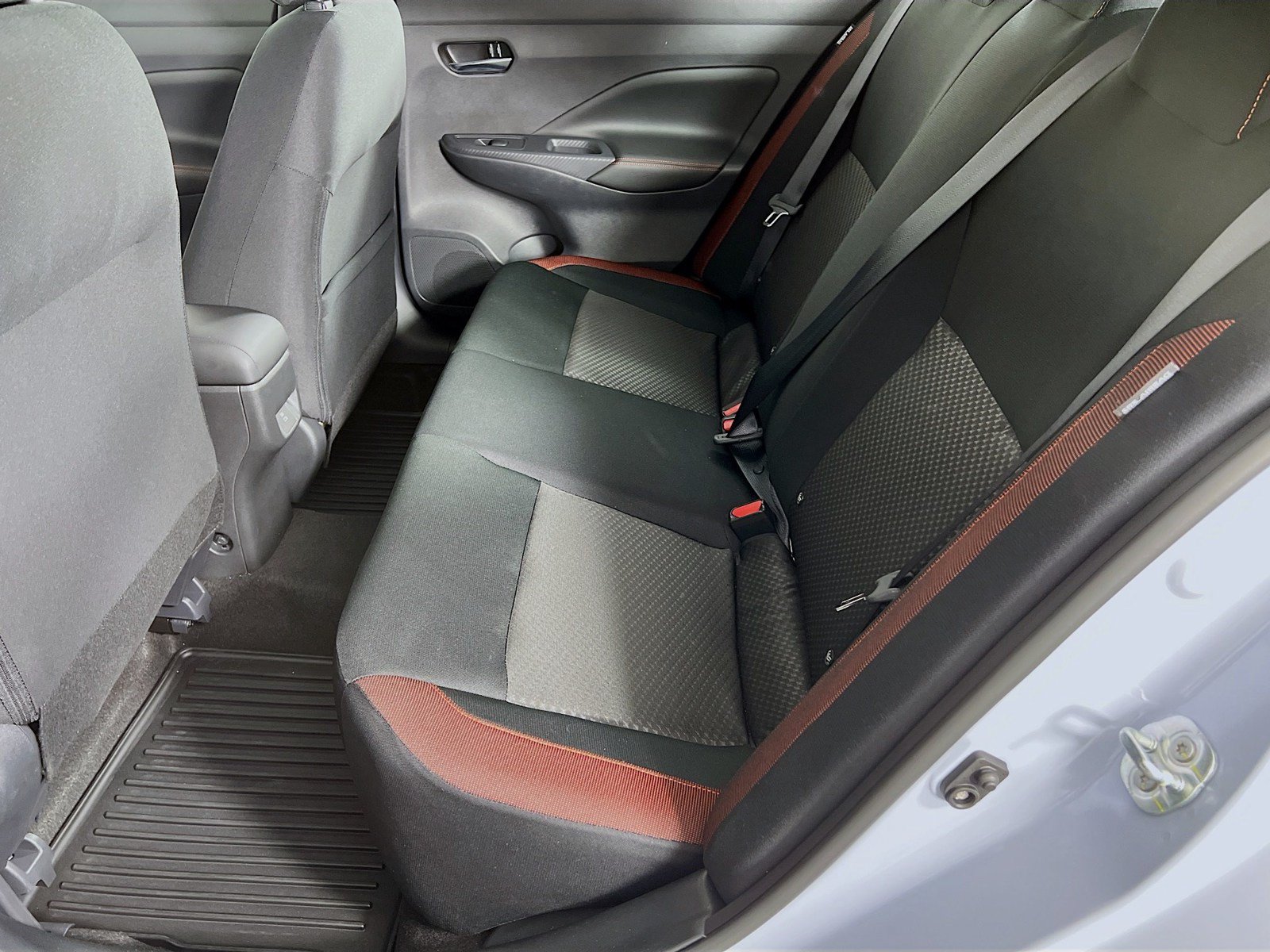 New 2025 Nissan Versa SR w/ Trunk Package FWD image 5