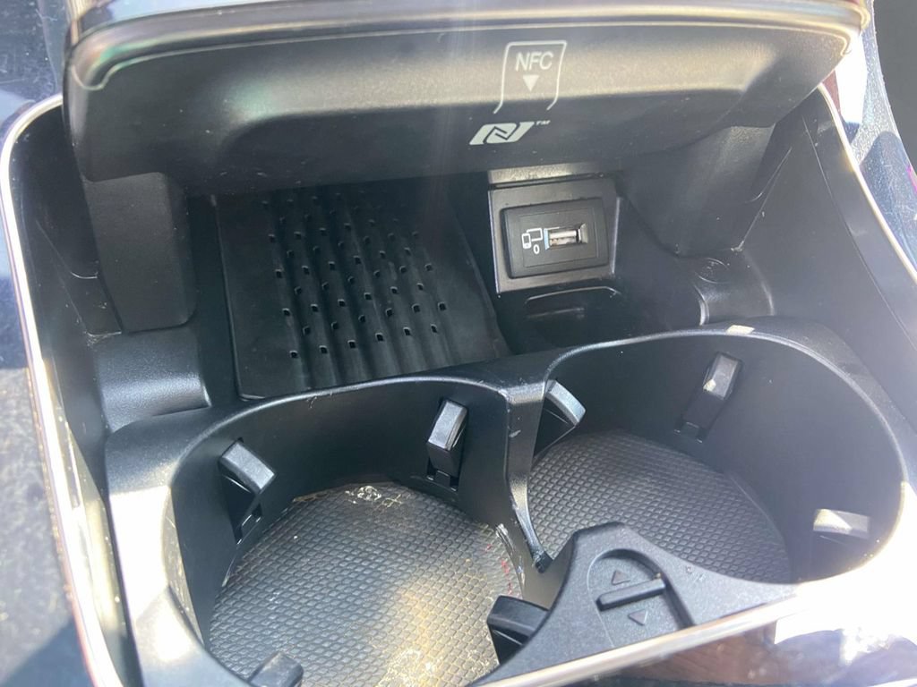 Used 2017 Mercedes-Benz E 300 4MATIC image 27
