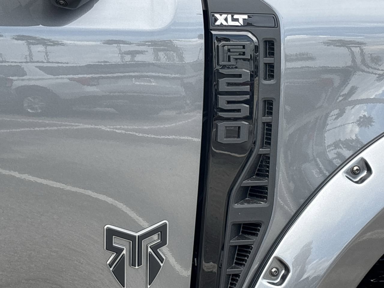 New 2025 Ford F250 XLT w/ Black Appearance Package image 9