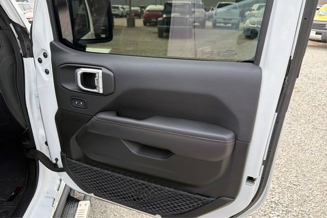 Used 2023 Jeep Wrangler Unlimited Rubicon 392 w/ Xtreme Recon 35" Tire Package AWD/4WD image 18