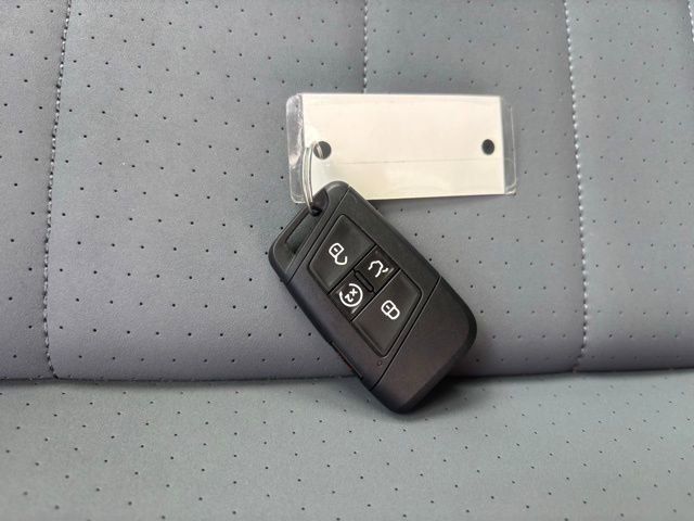 Used 2026 Volkswagen Jetta SE FWD image 18