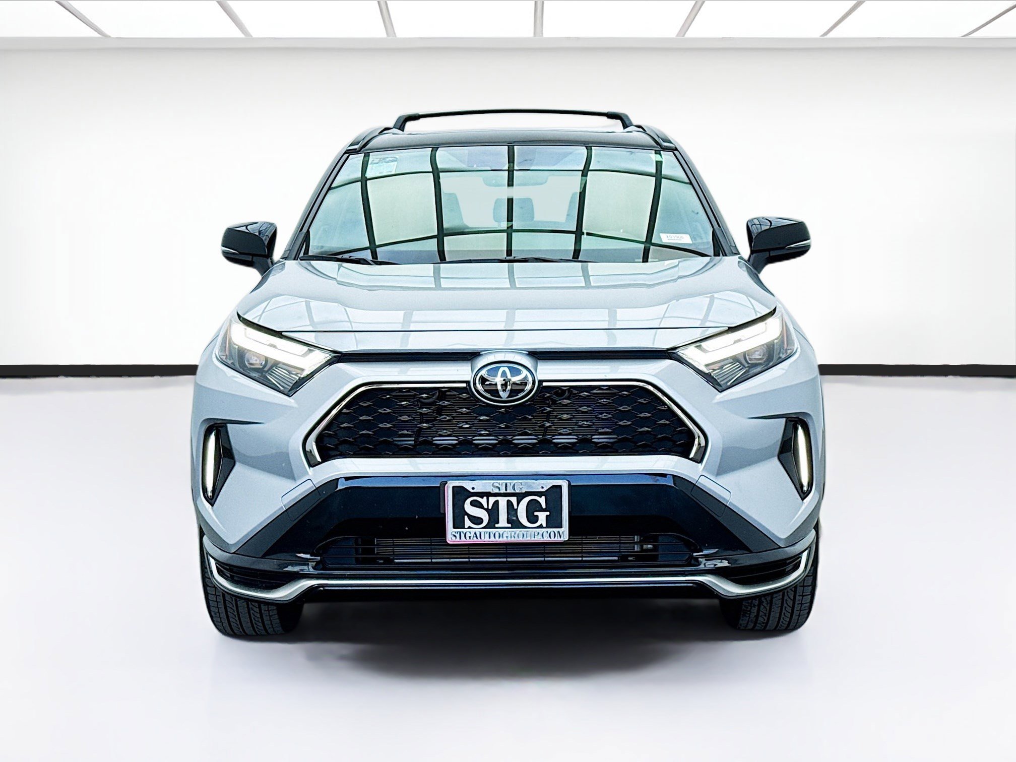 Used 2025 Toyota RAV4 XSE image 2
