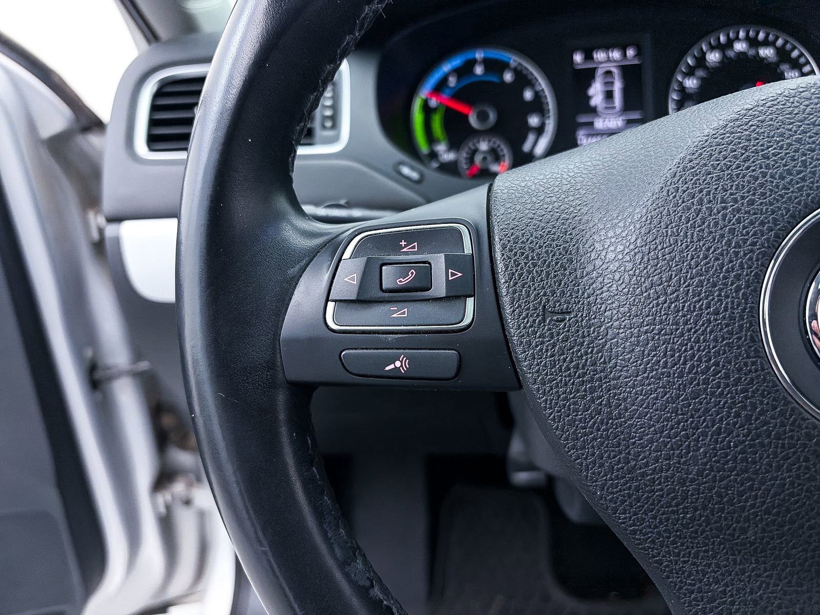 Used 2013 Volkswagen Jetta SEL image 26