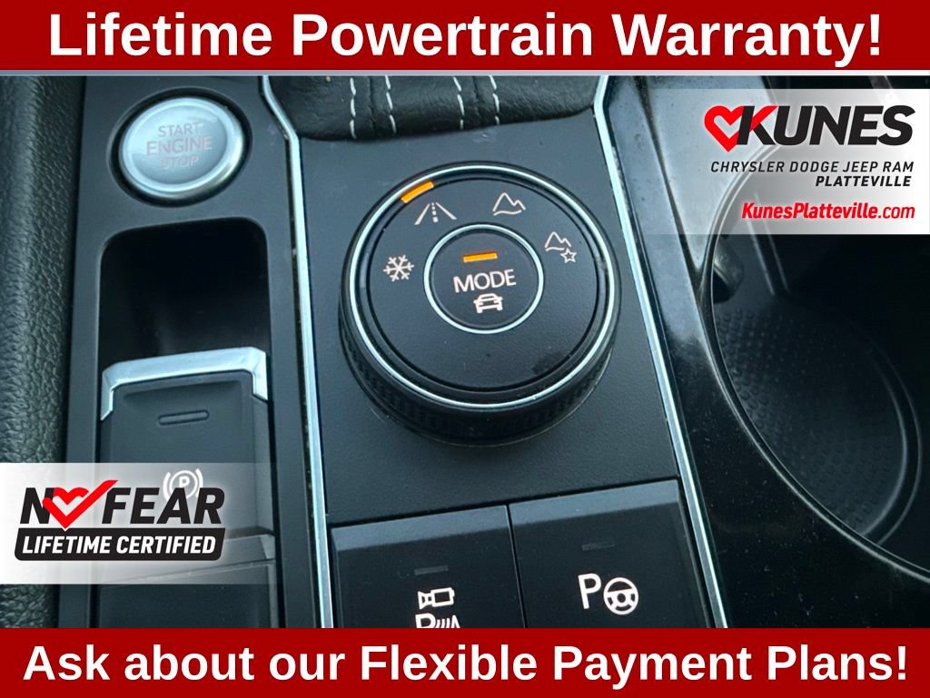 Used 2023 Volkswagen Atlas Cross Sport SEL Premium R-Line AWD/4WD image 34