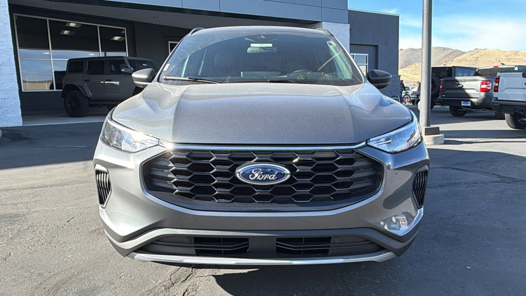 New 2026 Ford Escape ST-Line w/ Tech Pack #1 AWD/4WD image 8