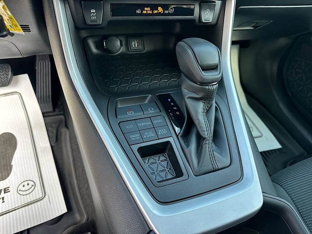 Certified 2023 Toyota RAV4 LE image 26