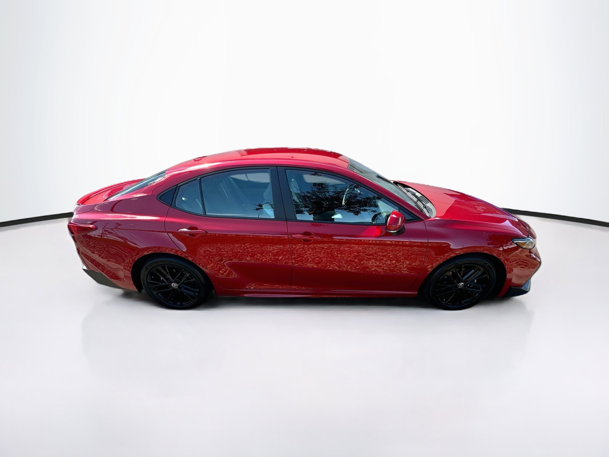 Used 2026 Toyota Camry SE FWD image 10