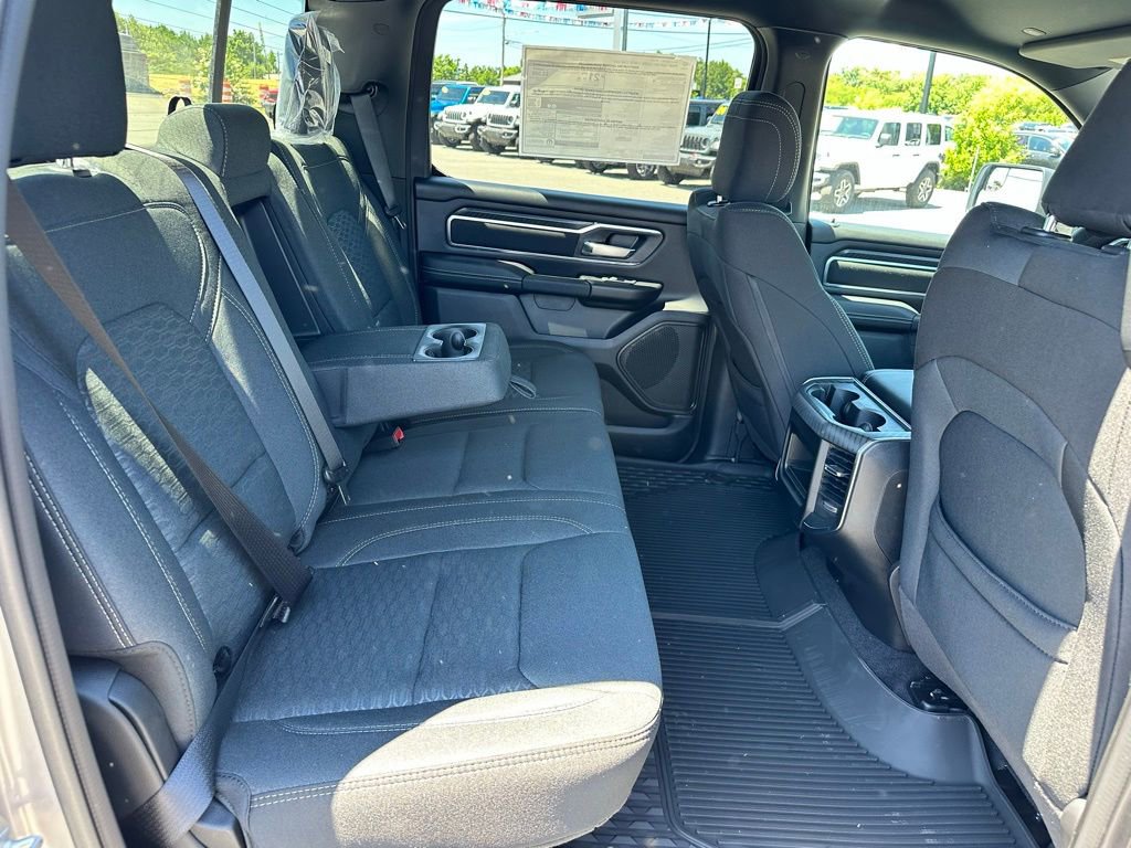 Used 2025 RAM 1500 Big Horn AWD/4WD image 30