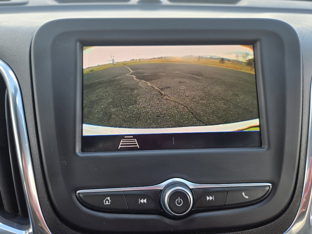 Used 2020 Chevrolet Equinox LT image 18