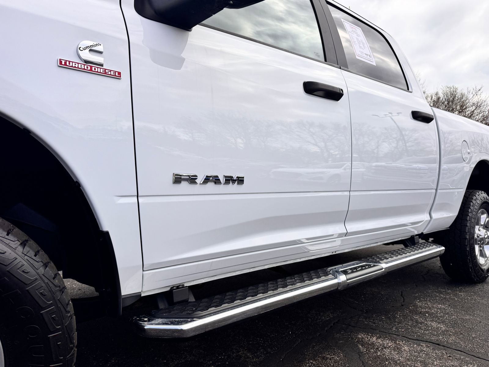 Used 2024 RAM 2500 Big Horn AWD/4WD image 3