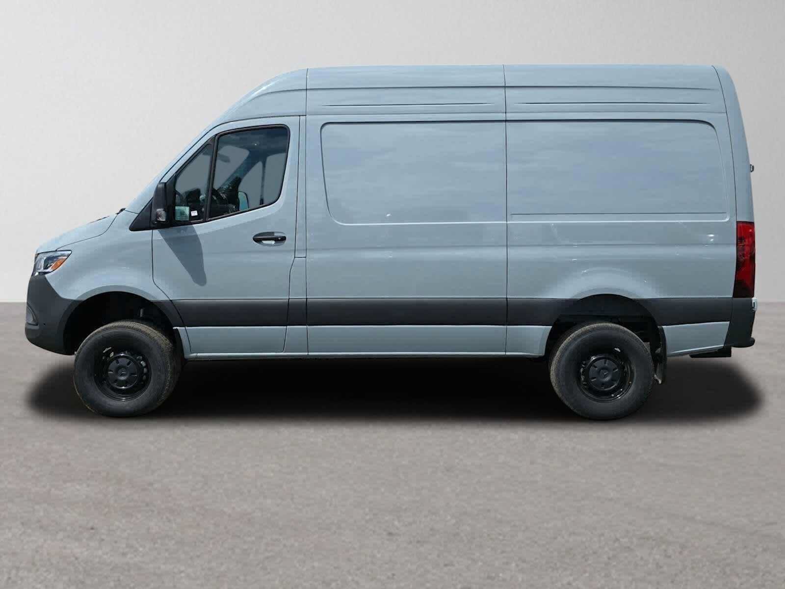 Used 2025 Mercedes-Benz Sprinter 2500 image 6