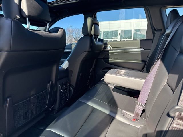Used 2022 Jeep Grand Cherokee Limited image 36