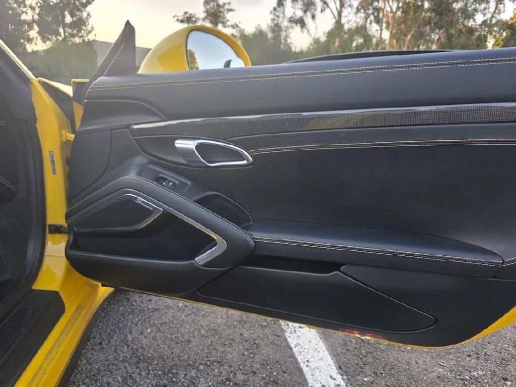 Used 2016 Porsche 911 Turbo S image 28