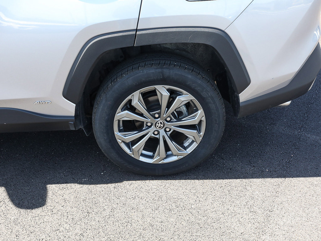 Used 2022 Toyota RAV4 Limited AWD/4WD image 4