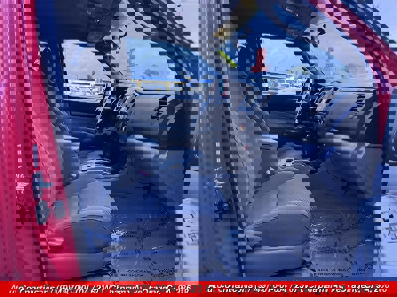 Used 2005 Toyota Tacoma PreRunner image 7