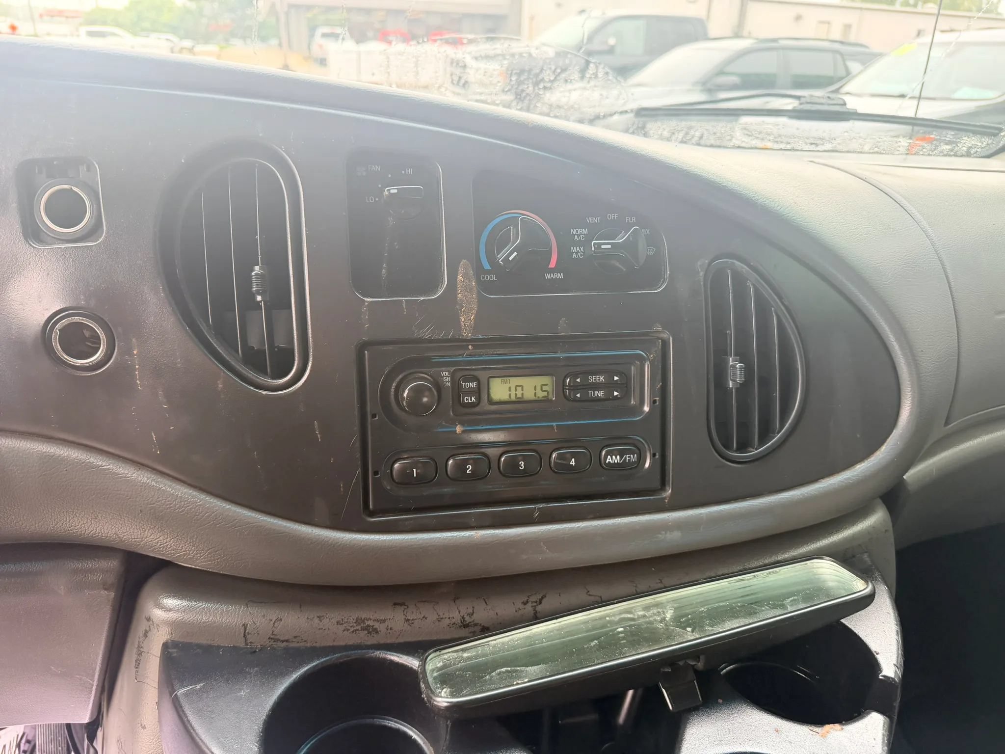 Used 2008 Ford E-250 and Econoline 250 RWD image 10