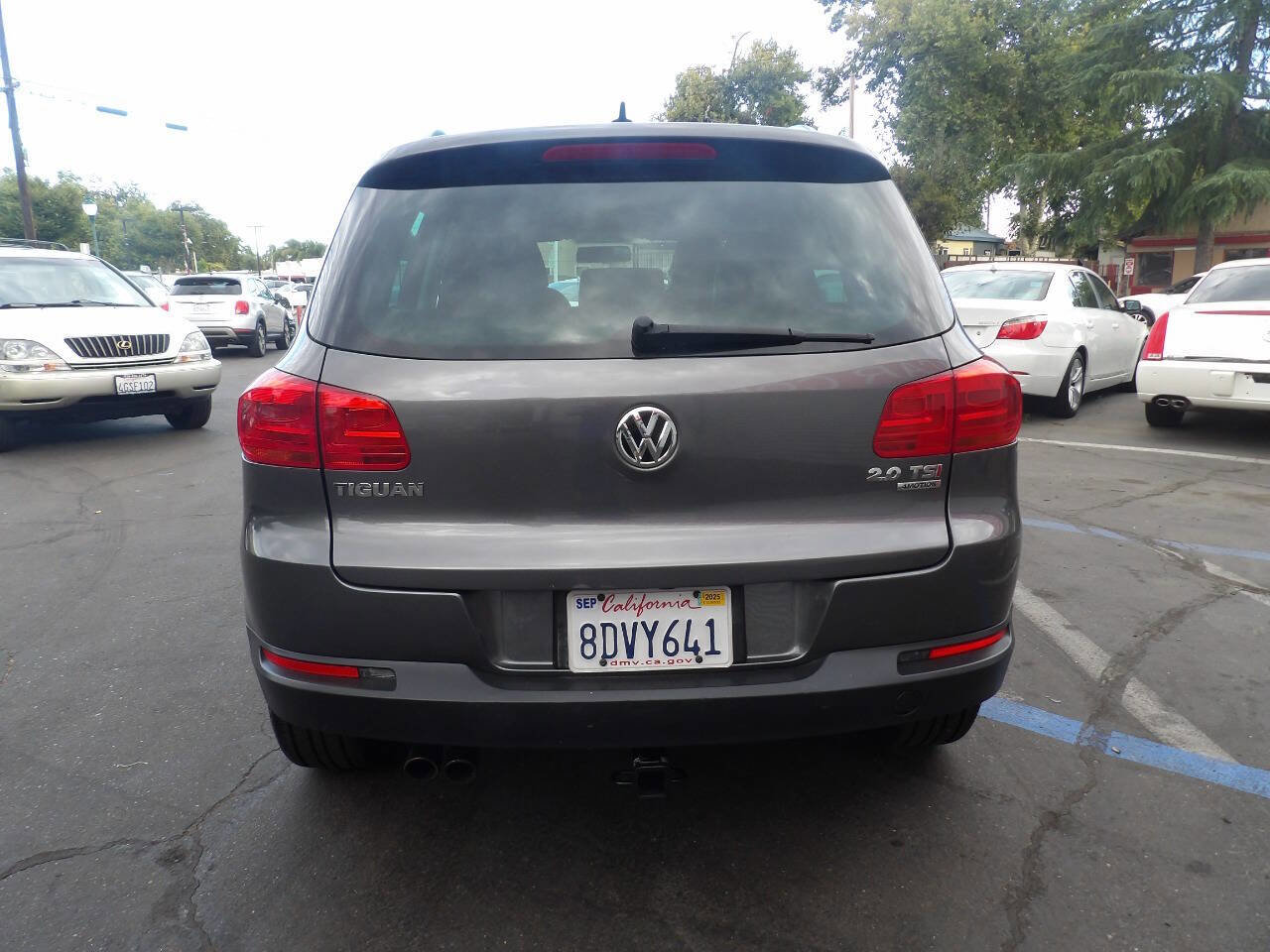 Used 2015 Volkswagen Tiguan SE image 9
