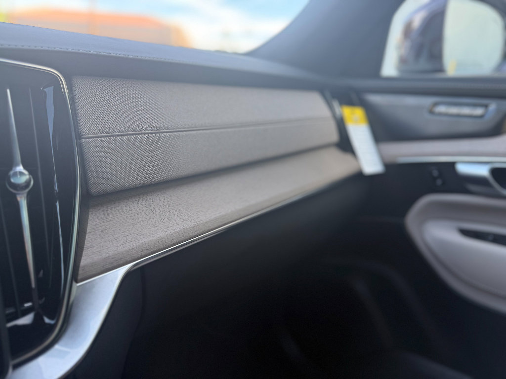 New 2026 Volvo XC90 B6 Ultra w/ Lounge Package image 21