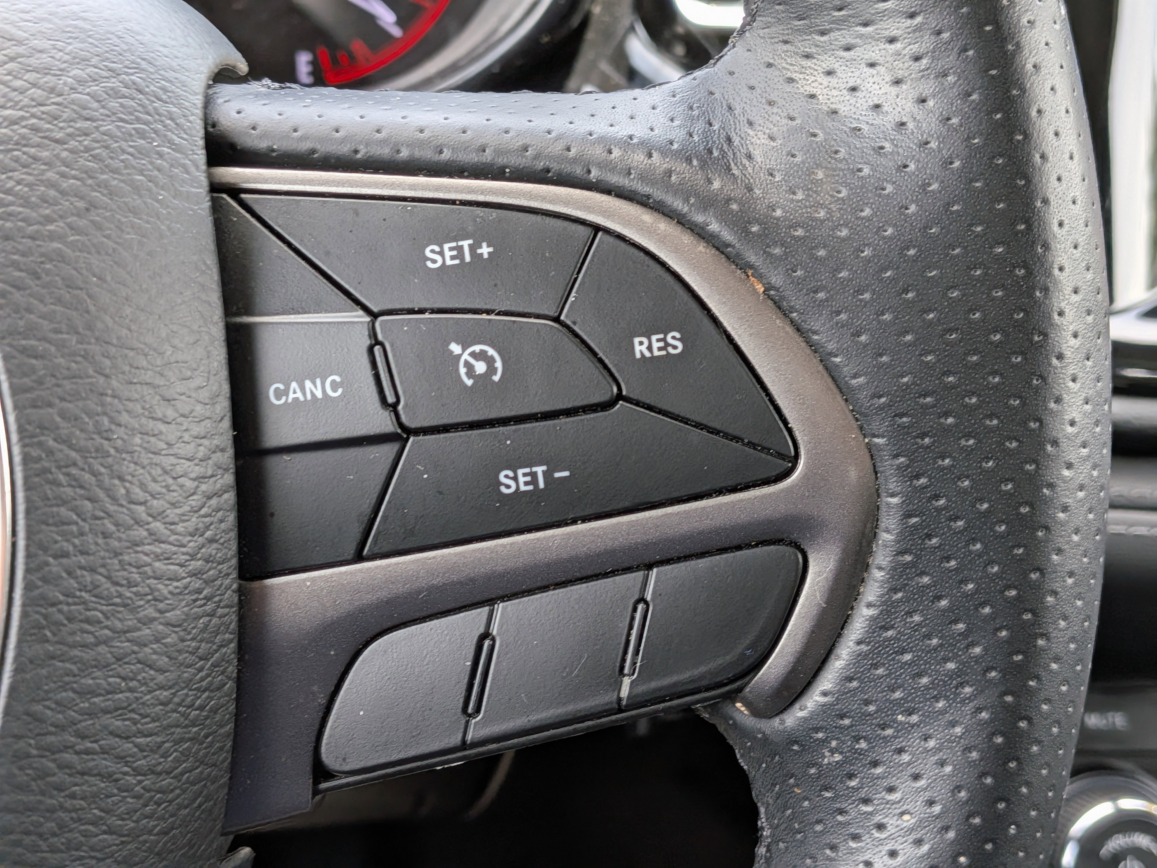 Used 2022 Dodge Durango SXT w/ Trailer Tow Group IV RWD image 22