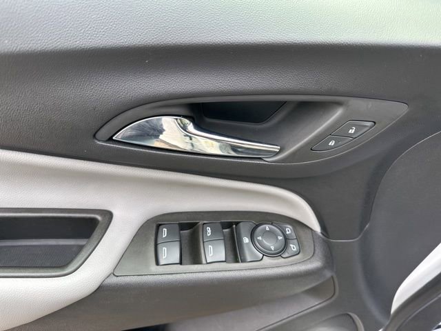 Used 2023 Chevrolet Equinox LS image 14