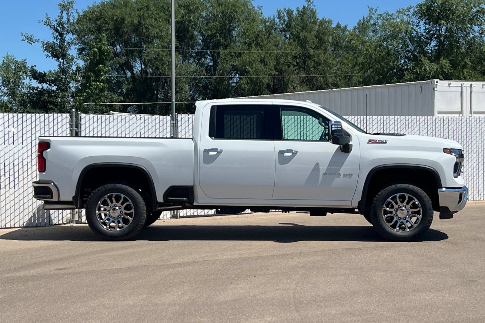 New 2026 Chevrolet Silverado 2500 LTZ w/ LTZ Premium Package AWD/4WD image 3