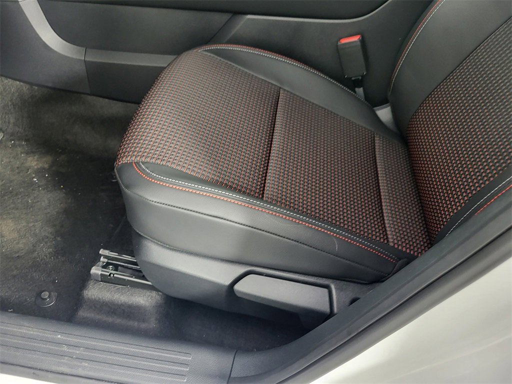 New 2025 Nissan Kicks SR image 11