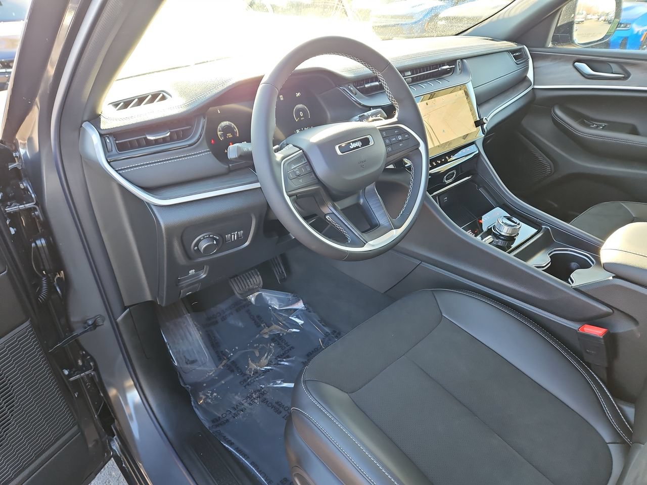 New 2026 Jeep Grand Cherokee Altitude AWD/4WD image 18