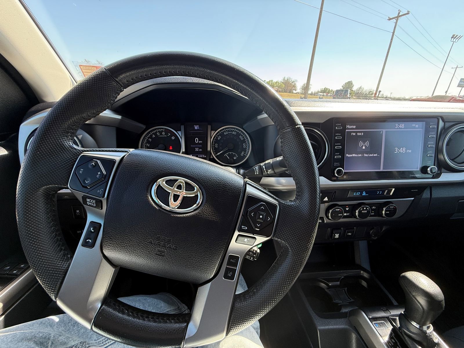 Used 2021 Toyota Tacoma SR5 w/ Trail Edition image 11