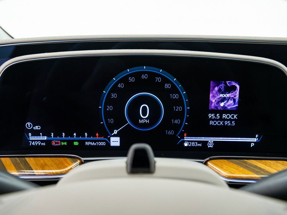 Certified 2024 Cadillac Escalade Sport Platinum w/ LPO, ONYX Package image 26