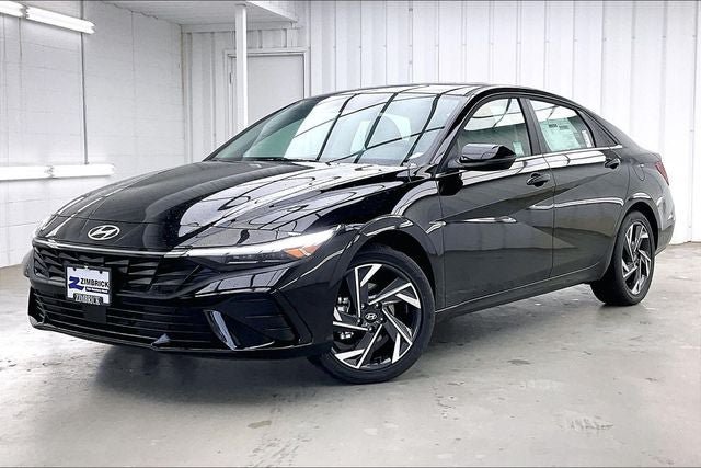 New 2026 Hyundai Elantra Limited FWD image 2